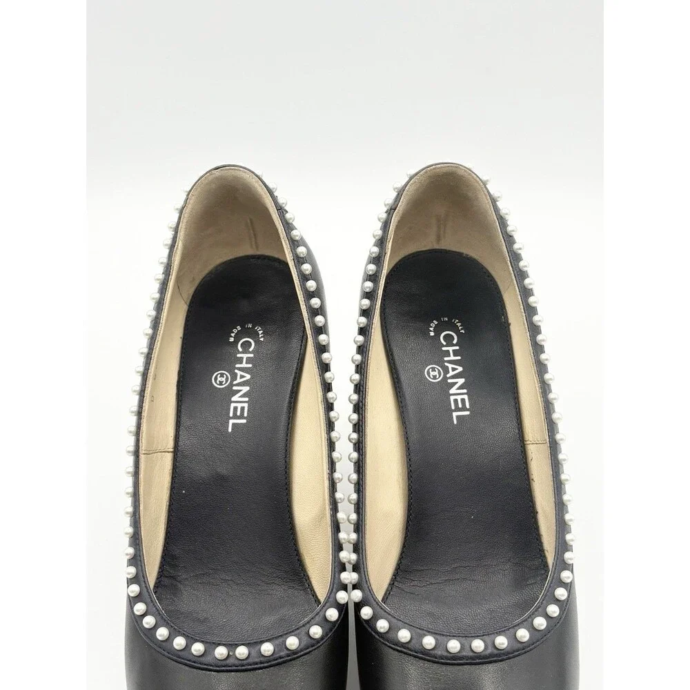 Chanel Black & Navy Cap Toe Heels Pearl Embellishments CC Logo Size EU 35.5